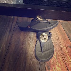 Croc sandals gold brown grey comfy gently used